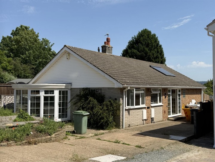 image of 8, Cobham Close